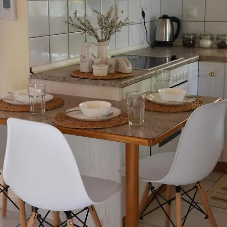 Summer Panorama Retreat - Yard, Barbeque, Up To 7 דירה אפאנומי