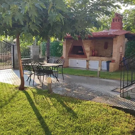 דירה Summer Panorama Retreat - Yard, Barbeque, Up To 7 אפאנומי