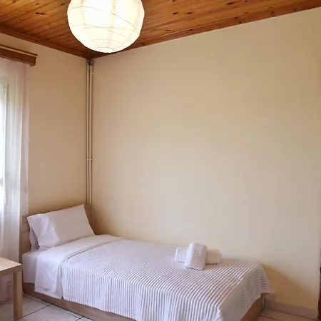 Summer Panorama Retreat - Yard, Barbeque, Up To 7 *
